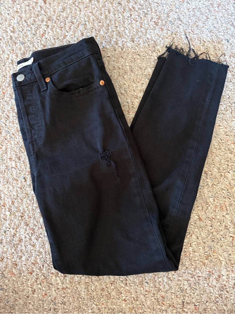 Levi’s black wedgie distressed straight leg jeans women’s size 25 27” inseam